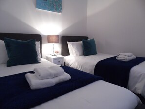 2 Schlafzimmer, Bügeleisen/Bügelbrett, kostenloses WLAN, Bettwäsche