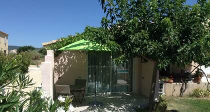 Studio mit Pool in der Provence, angepasst für Behinderte