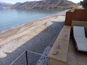 Beach nearby, sun-loungers, beach towels