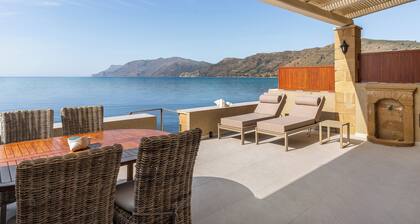 Villa by the sea Votsalo,Beachfront ,10 metres from the sea