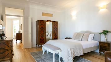 2 bedrooms, iron/ironing board, Internet, bed sheets