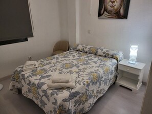 2 dormitorios, tabla de planchar con plancha, wifi y ropa de cama