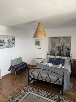 4 Schlafzimmer, Bügeleisen/Bügelbrett, kostenloses WLAN, Bettwäsche