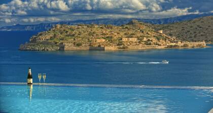 Villa Imperia 3 makuuhuoneen huvila - 200 metrin päässä rannasta