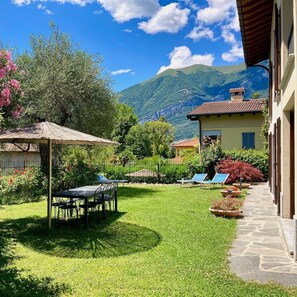 Outdoor dining - Large apartment with private garden, near the lake! Dogs welcome (bellagio)