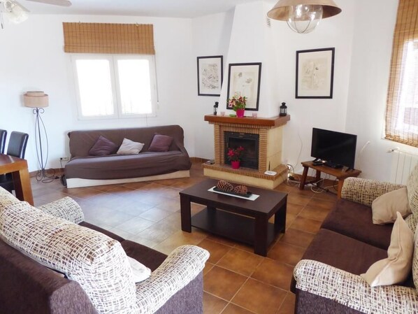 Télévision, cheminée