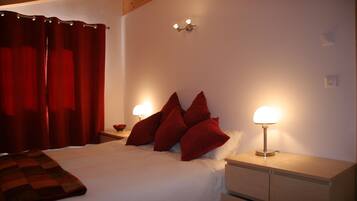 6 Schlafzimmer, BĂŒgeleisen/BĂŒgelbrett, Reisekinderbett, kostenloses WLAN