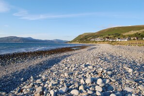 In Strandnähe, Liegestühle, Strandtücher