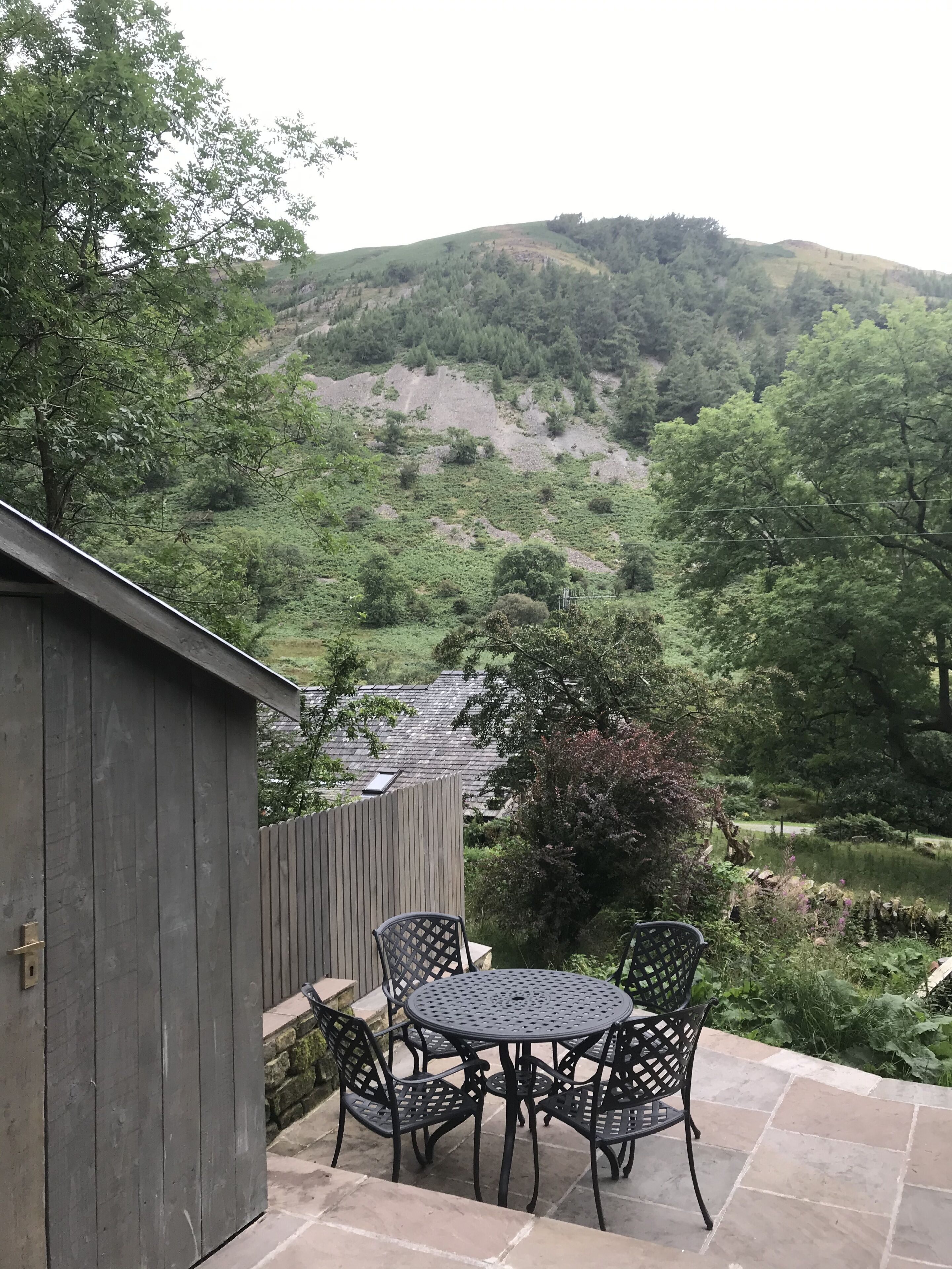 屋外ダイニングエリア