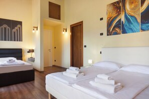 3 bedrooms, iron/ironing board, travel crib, WiFi - BEAUTIFUL VILLA WITH ALL THE COMFORTS  (malcesine)