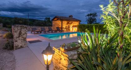 Romantic private villa w/ pool, 3 minutes from the beach, surrounded by nature