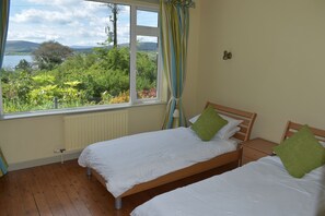 3 室のベッドルーム、デスク、アイロン / アイロン台、WiFi (無料)