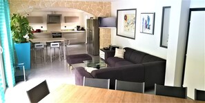 Fernseher, Stereoanlage