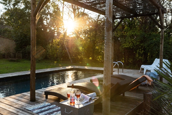 Een verwarmd zwembad