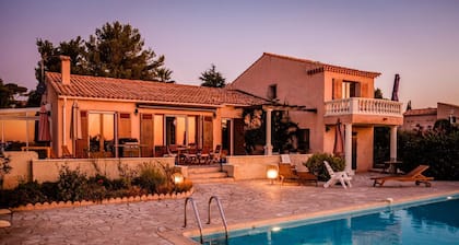 Villa with SEA VIEW, 1 km from the BEACH and CITY CENTER, BBQ, TENNIS