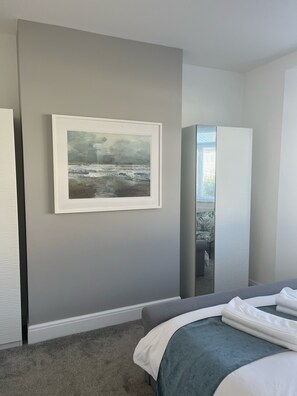 2 bedrooms, iron/ironing board, free WiFi, bed sheets