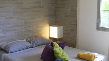 4 chambres, fer et planche Ă repasser, Wi-Fi, draps fournis