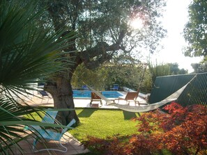 Outdoor pool - Refined modern architectural design villa in typical Apulian landscape. (Polignano a Mare)