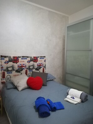 1 bedroom, WiFi, bed sheets