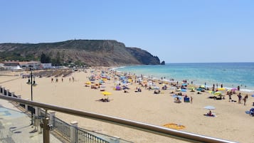 Beach nearby, sun-loungers, beach towels