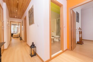 3 chambres, bureau, fer et planche à repasser, Wi-Fi gratuit