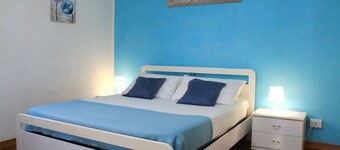 NEAR the SEA and to ALGHERO CENTER