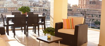 Summer Haven, with breathtaking views and Private Swimming Pool