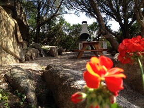Outdoor dining - Villa set in the beautiful countryside, 5 mins to fantastic beaches & Islands (Arzachena)