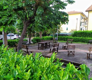 Outdoor dining - NOEMI APARTMENT "5 TERRE PARADISE": FREE WI FI, PRIVATE CAR PARK, FREE BIKES (Levanto)