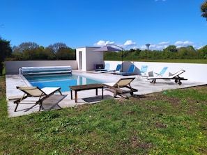 Piscine extérieure, piscine chauffée