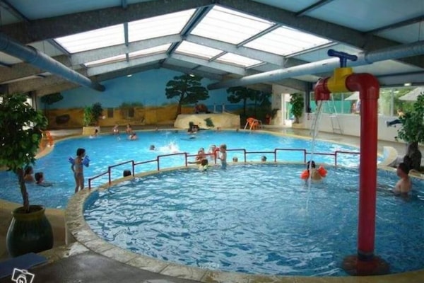 PISCINE COUVERTE/BASSIN ENFANT/JACUZZI