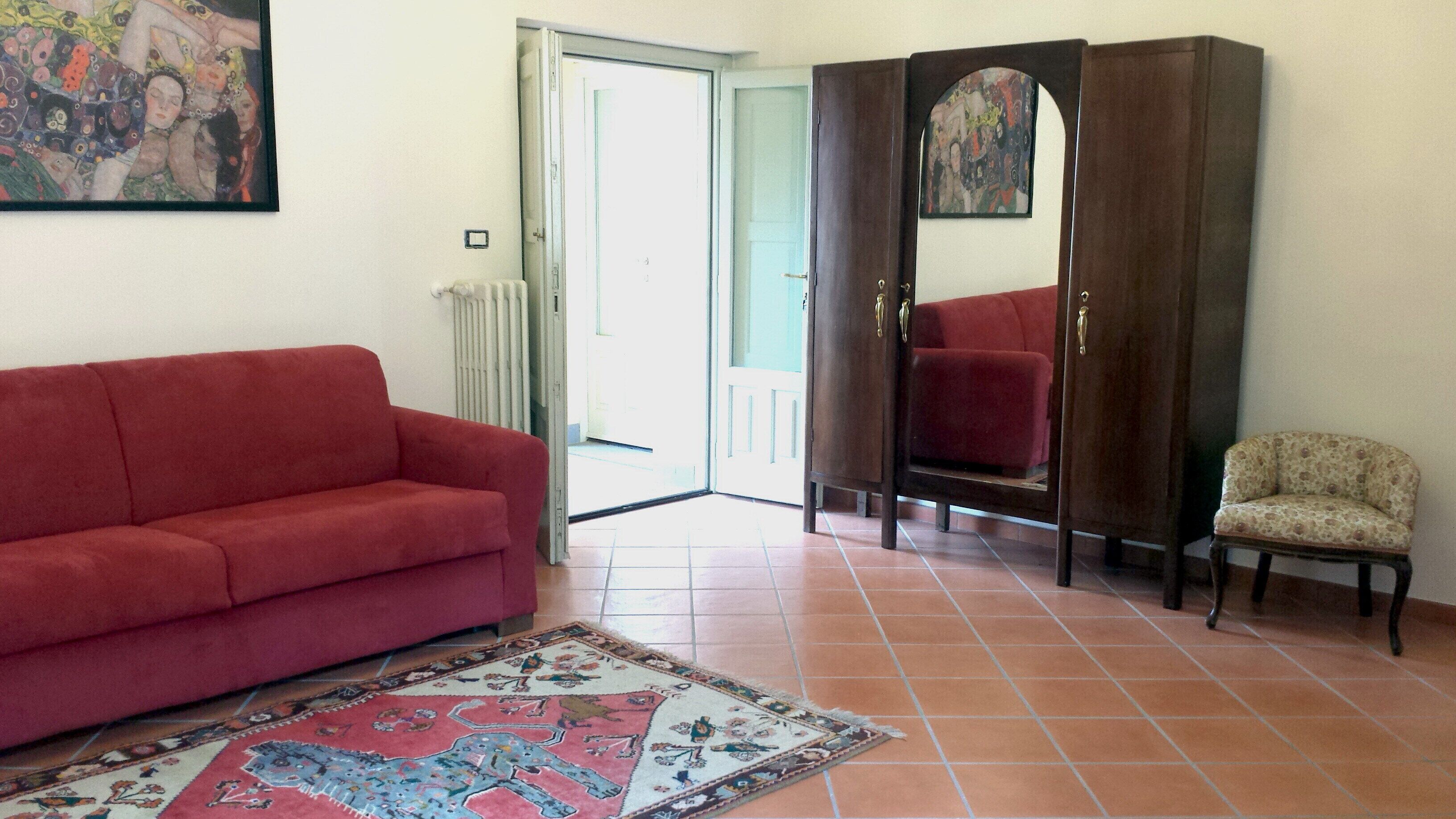 VILLA FIORITA ideal for visiting VESUVIO POMPEI, PAESTUM NAPLES, COSTA D'AMALFI