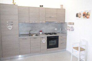 雪櫃、焗爐、爐具、咖啡機/沖茶器