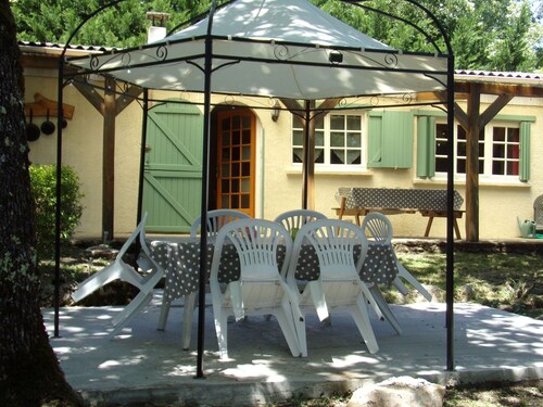 Jolie maison individuelle. sans vis a vis, piscine. proche Sarlat/Rocamadour