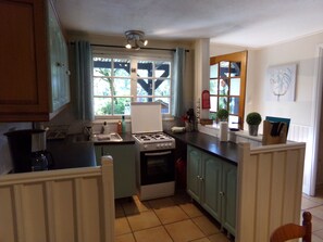 Fridge, microwave, oven, dishwasher - Pretty detached house. not overlooked, swimming pool. near Sarlat/Rocamadour (lachapelle haute)