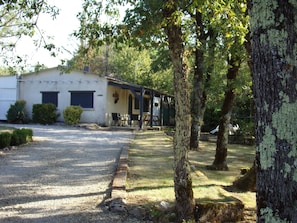 Property grounds - Pretty detached house. not overlooked, swimming pool. near Sarlat/Rocamadour (lachapelle haute)
