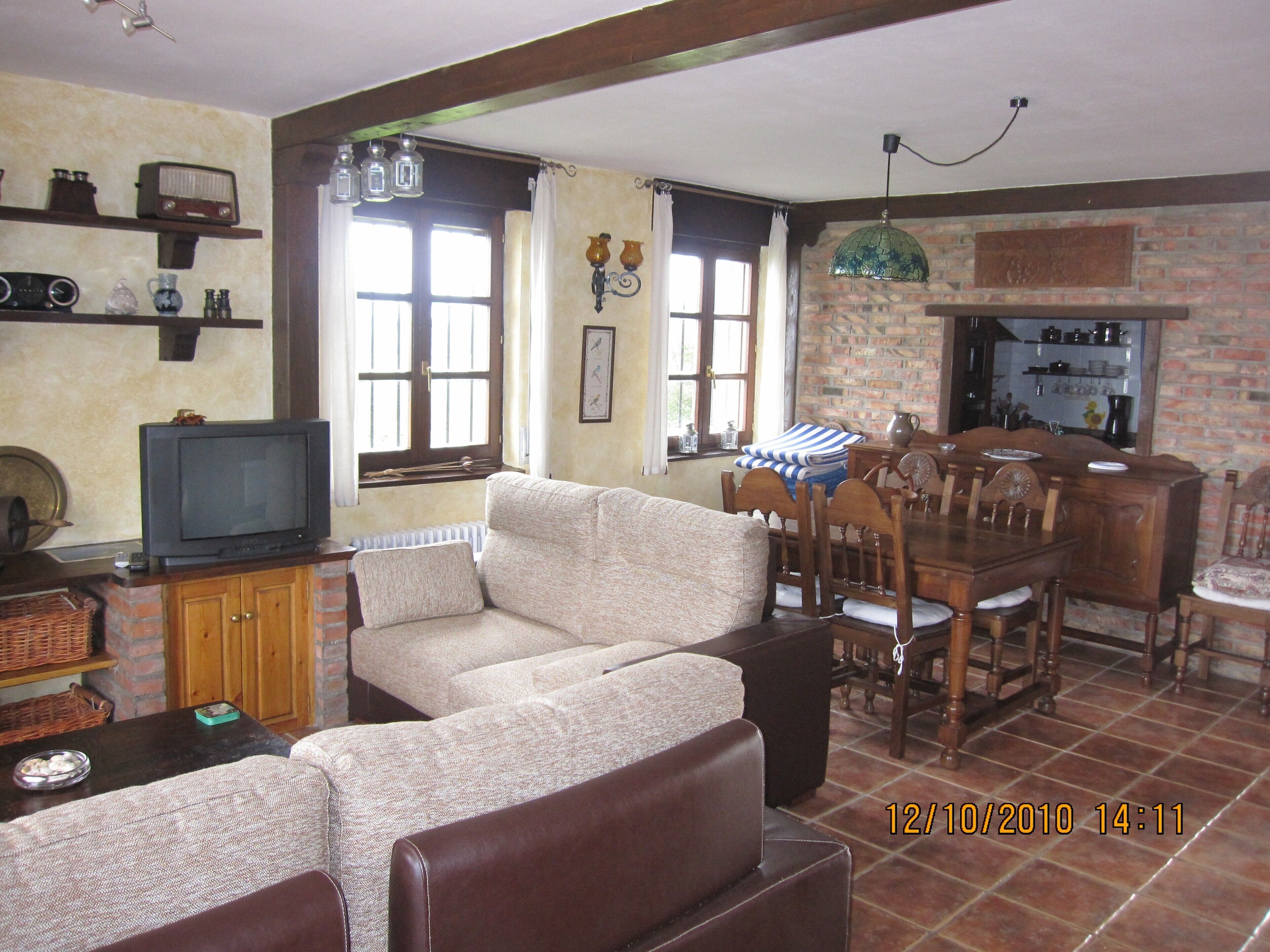 VILLA IN OYAMBRE BEACH