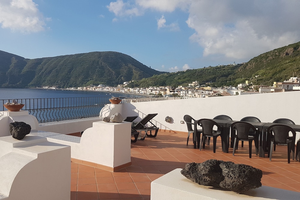 Aeolian Islands Lipari - Canneto - Calandra 2+2 Aeolian holiday homes