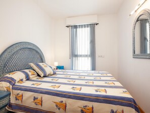 3 chambres, fer et planche à repasser, accès Internet, draps fournis