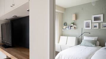1 bedroom, desk, free WiFi, bed sheets