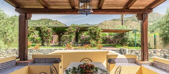 Princely charme Relais-Taormina-spectacular garden-2 pools-Etna view-beach 2 kms