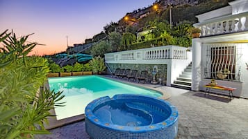 Piscina all'aperto