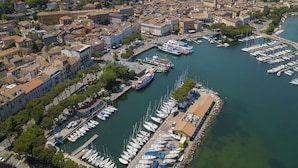 Unclassified image, 3 of 23, button - Villa Mimosa Near Desenzano Old Town Apt 1 Parking, A/C, WiFi, Desenzano Del Garda, Italy (Desenzano Del Garda)