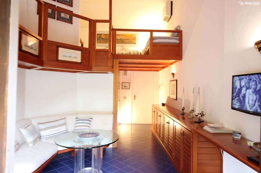 Yacht House - Finished apartment in Porto Ercole with terrace and 3 bedrooms
