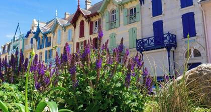 Authentic, listed, family-run Wimereusian villa just a stone's throw from the beach.
