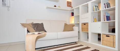 تلفزيون، مشغل دي في دي، كُتُب، مكتبة فيديو