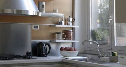 Delightful two-room apartment in the heart of Genoa.