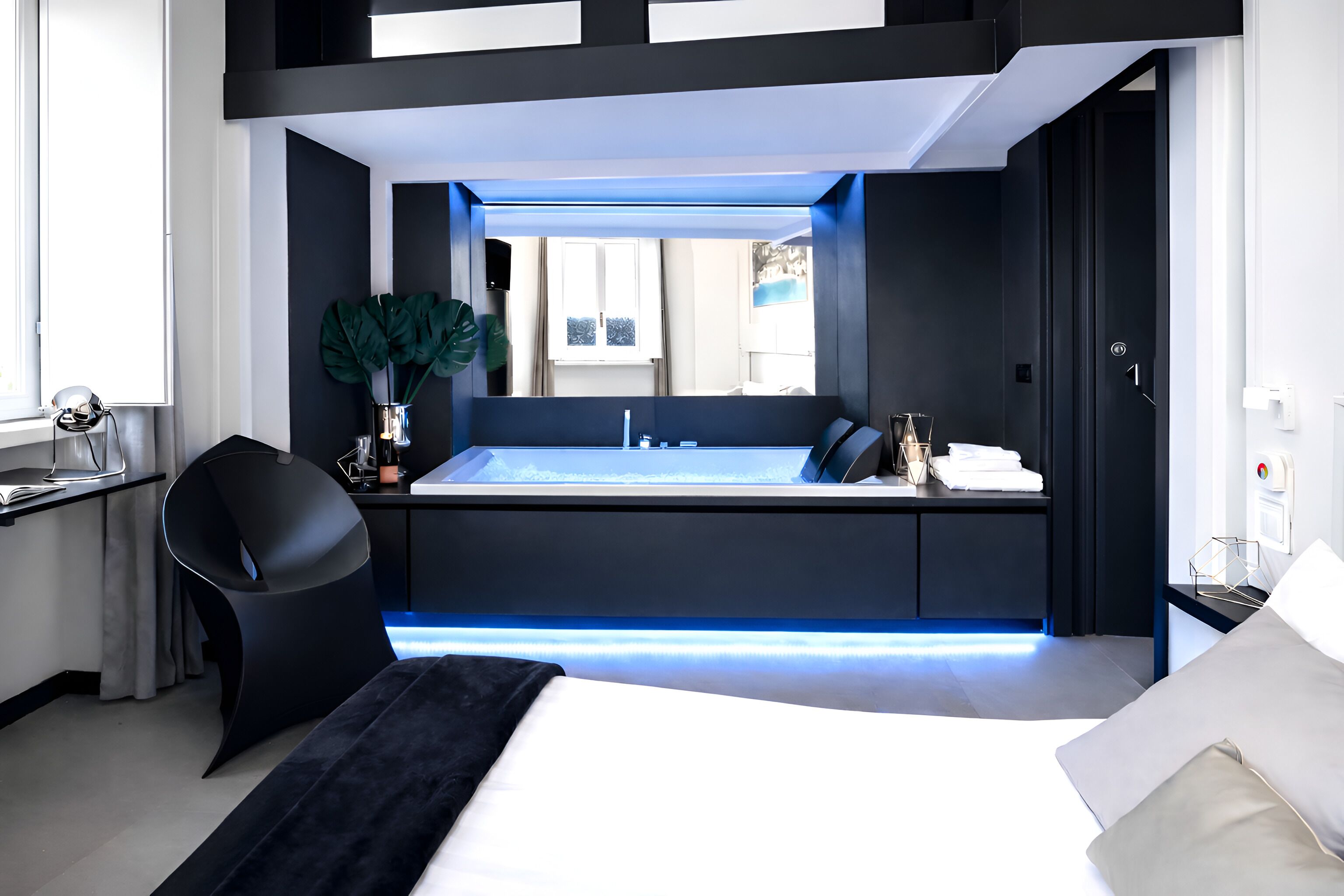 3 Schlafzimmer, Betten mit Memory-Foam-Matratzen, Schreibtisch