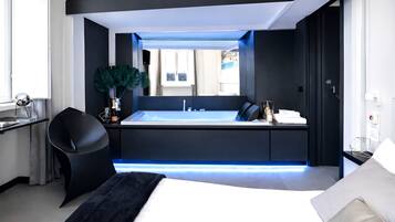 3 Schlafzimmer, Betten mit Memory-Foam-Matratzen, Schreibtisch