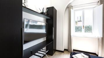 2 Schlafzimmer, Betten mit Memory-Foam-Matratzen, Schreibtisch